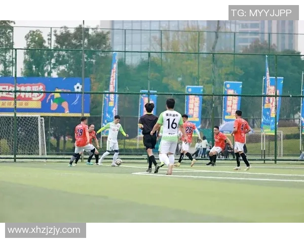 南京足球队的意识提升与发展探讨聚焦足球文化与团队精神的融合 南京足球队的意识提升与发展探讨聚焦足球文化与团队精神的融合