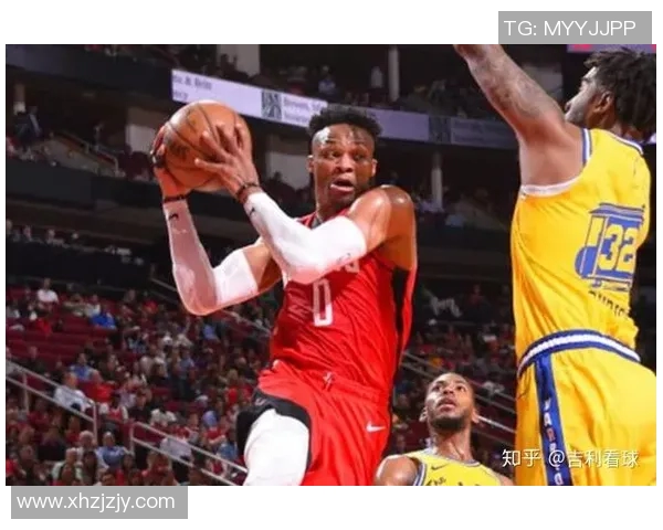 雷霆与鹈鹕激战四月二日比赛直播精彩回顾与分析